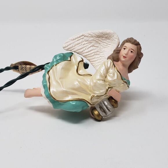 1995 Hallmark Lighting The Way Magic Keepsake Holiday Christmas Ornament. - Picture 3 of 8